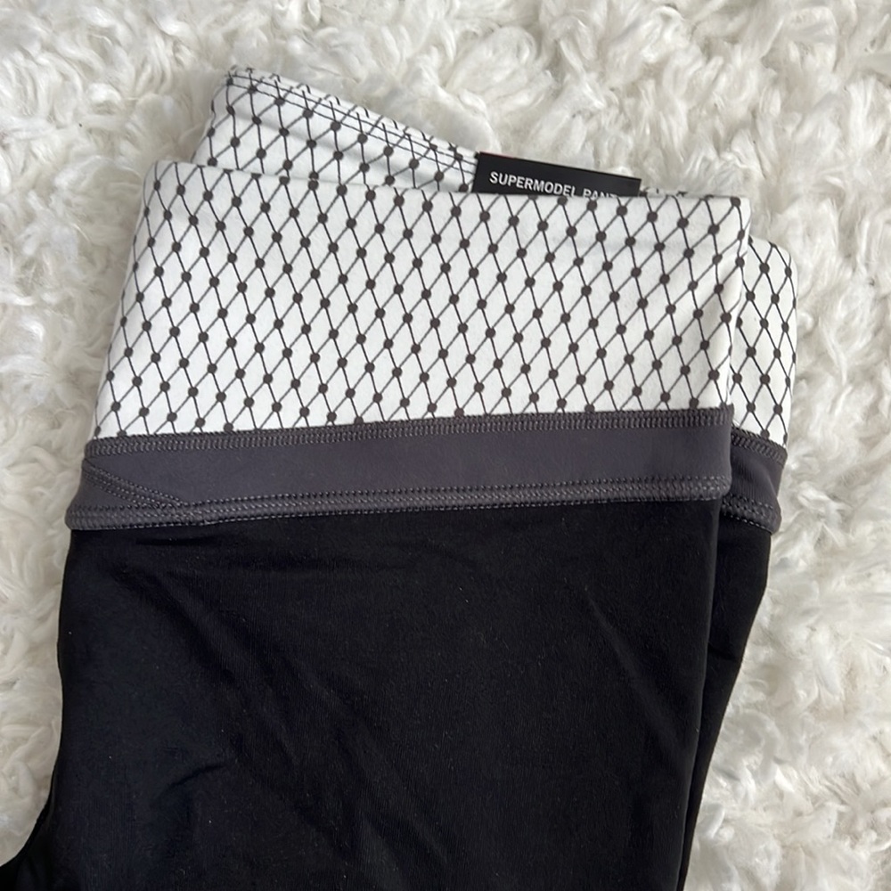 Victoria's Secret VSX Sport Supermodel Bootcut Pant S Short - Picture 3 of 5